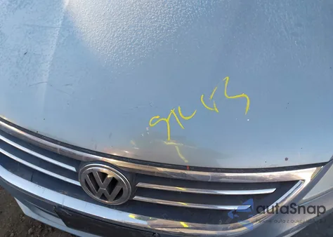 2011 Volkswagen Cc Lux Plus z USA, uszkodzony, nr VIN WVWHN7AN4BE703601